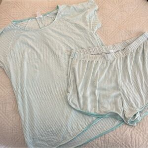 LAKE Pima Short Set in Mint